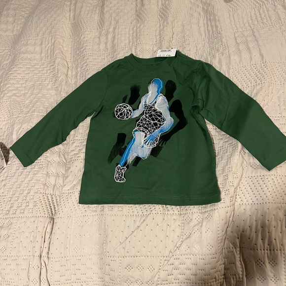 Children’s Place Basketball LS Tee Size 4 NWT - Picture 1 of 3